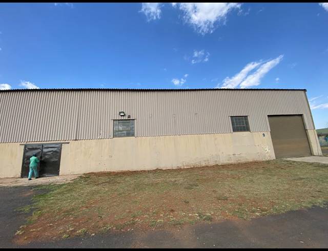 500M² WAREHOUSE TO LET IN EIKENHOF